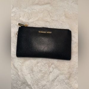 Micheal Kors wallet